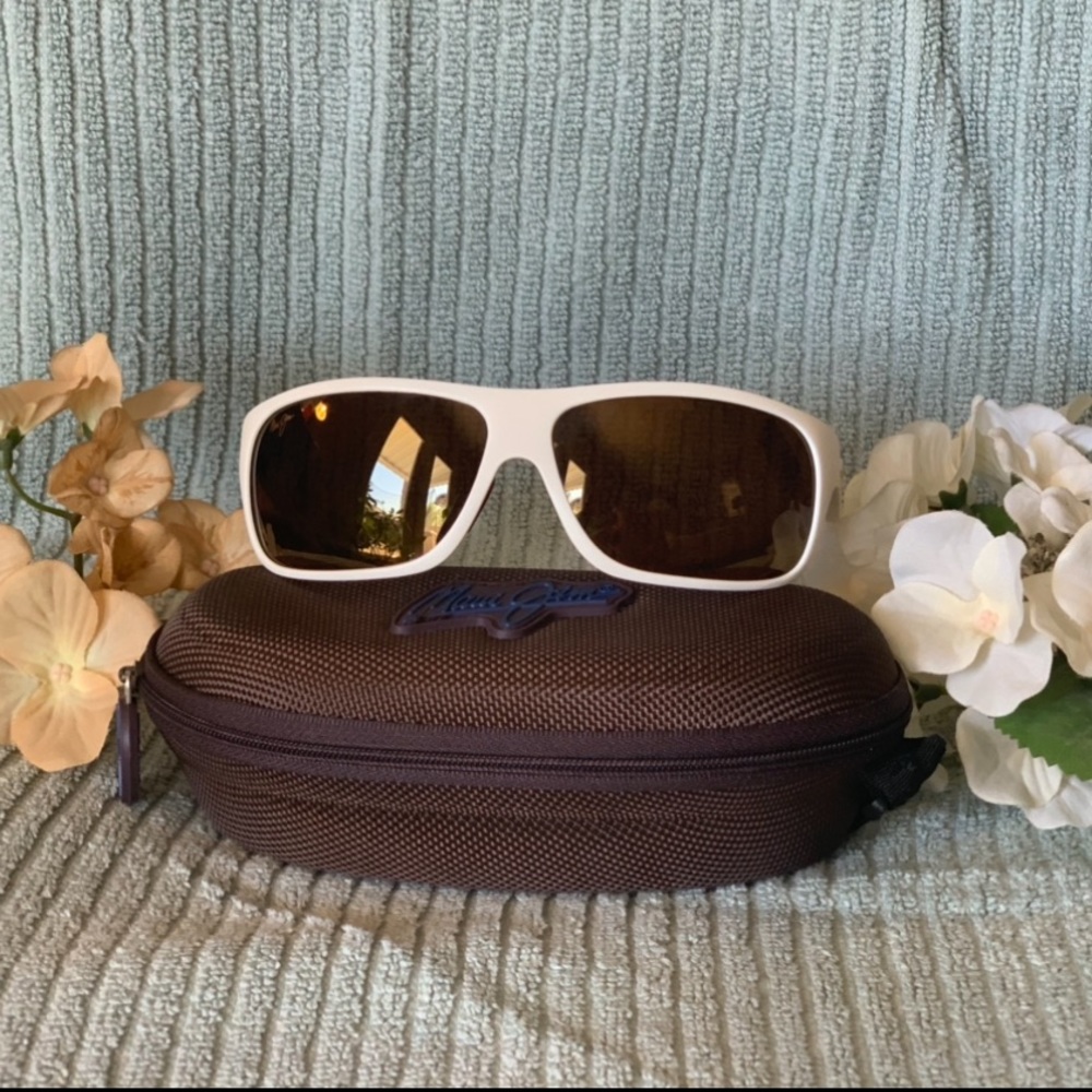 Maui Jim sunglasses. Island time MJ-237-05M